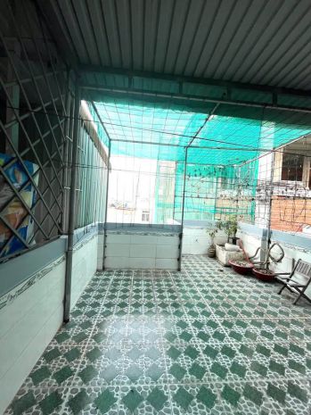 Bán nhà 4 tầng hẻm xe hơi  60m² nở hậu  gần chợ hiệp 7152781