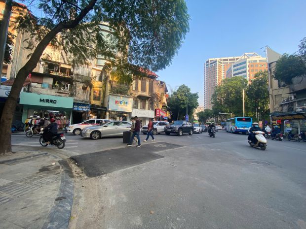 Linhhk cho thuê mp nguyễn hữu huân  30m² x 3 tầng, vị trí 7154465