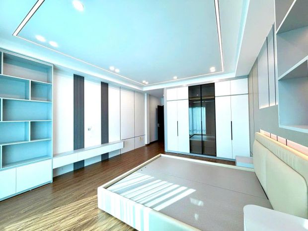 Bán nhà ngọc thụy 52m 6 tầng mt4.5m thang máy phân lô 2 7157111