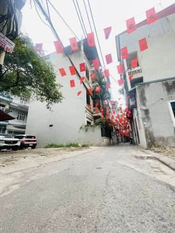 Chỉ 6.x tỷ - đất hiếm phố nguyễn văn cừ 30m2, mt6m, 7 chỗ 7157292