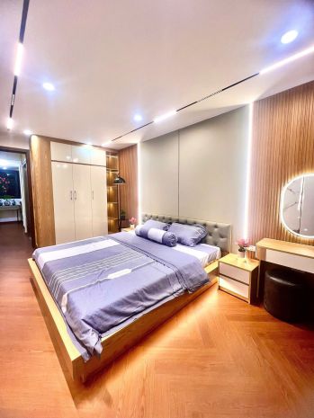 Bán nhà đẹp phốlạc long quân 36m2 5 tầng thang máy nhỉnh 7161133