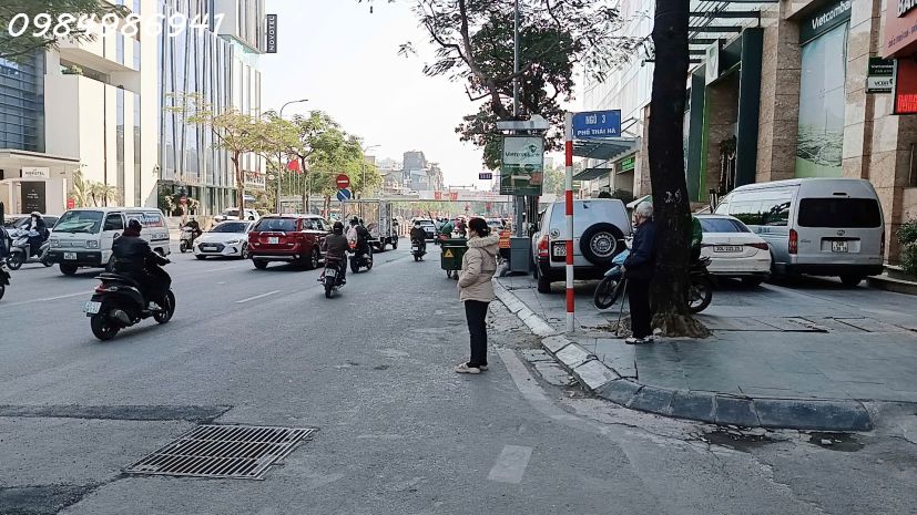 Hiếm nhà bán  - mặt ngõ  thai hà - ô tô đỗ cửa  13 phòng 7162681