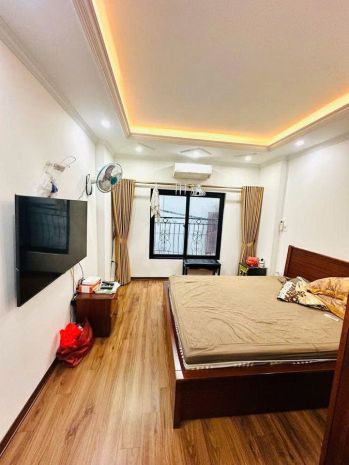 Nhà đẹp ở ngay-30m ra mặt phố-ngõ thông-2 thoáng trước sau. 7167145