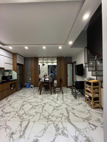 Bán nhà lê văn hưu, 30m2, 6 tầng, mặt tiền 6m, nhỉnh 12 tỷ, 7168245