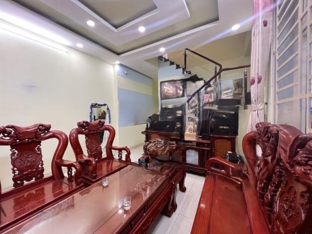 Chỉ 6,9 tỷ sở hữu dt:106m2-nhà 3 tầng-hxh nguyễn văn tăng,q9 7168685