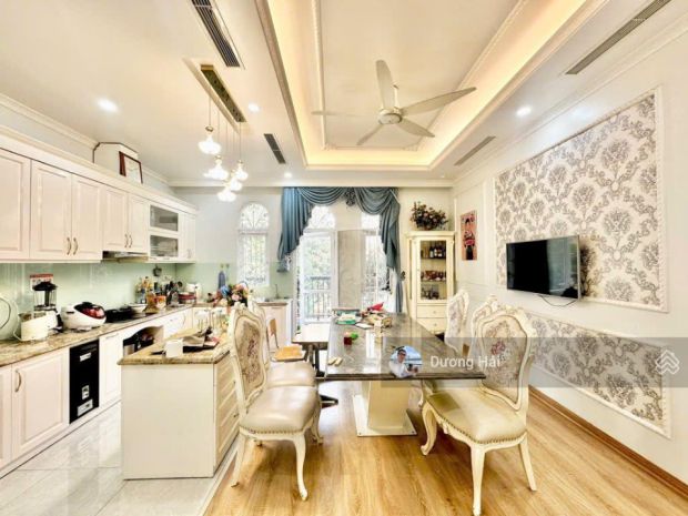 Bán nhà mặt phố thuộc kđt dịch vọng - gần công viên cầu 7169312