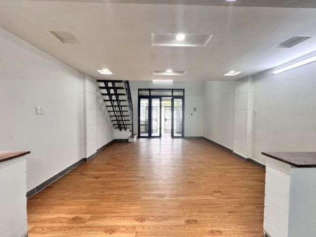 Hiếm nhà mới trường thọ  gần chợ metro  sổ riêng hoàn 7171028