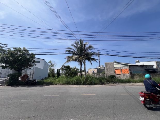 Củ chi: 1.800 m2thổ cư phú hòa đông  ngang 25m  giá đầu 7172025