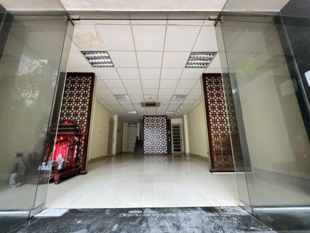 5 tầng - thang máy - mặt phố phân lô vip hoàng cầu - vỉa hè 7173283