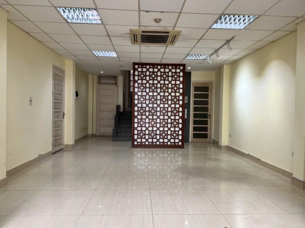 5 tầng - thang máy - mặt phố phân lô vip hoàng cầu - vỉa hè 7173284