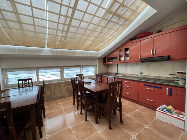 5 tầng - thang máy - mặt phố phân lô vip hoàng cầu - vỉa hè 7173285