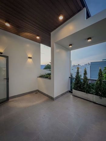 Nhà vị trí đẹp, tiện ích đầy đủ, mặt tiền đường lớn 7173864