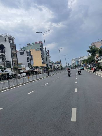 Ban nha măt tiên 5000m2 gia 420 ty đương dương 7175999