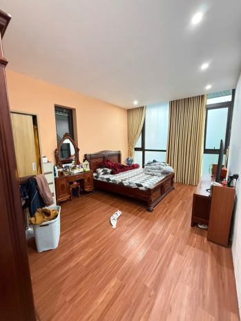 Bán nhà phố dịch vong cầu giấy hà nội phân lô ô tô 26 tỷ. mặ 7176410