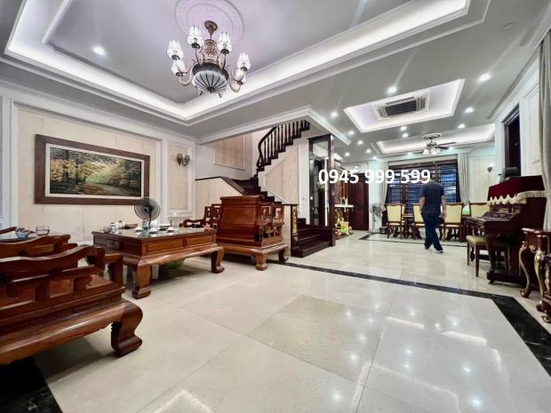 Bán nhà phố dịch vong cầu giấy hà nội phân lô ô tô 26 tỷ. mặ 7176412