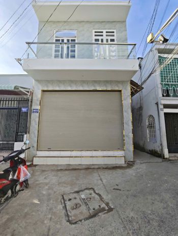 82. cho thuê nhà 4 triêụ 2 góc mặt tiền gần bệnh viện phụ 7176438