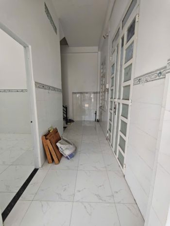 82. cho thuê nhà 4 triêụ 2 góc mặt tiền gần bệnh viện phụ 7176441