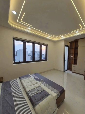 Cho thuê nhà mới 100 đầy đủ nội thất - hẻm xe hơi liên khu 7178079