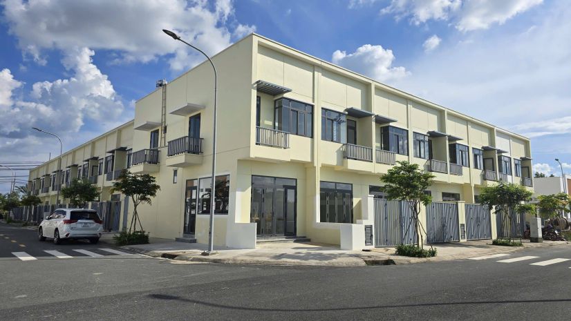 Nhà phố ngay kcn lớn nhất việt nam - giá chỉ 2,1 tỷcăn 7178400
