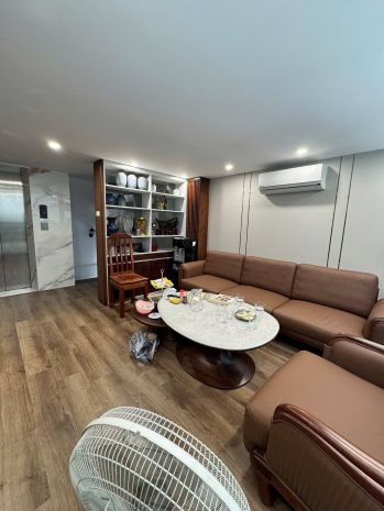 Mặt phố lõi bồ đề 45m2, 7 tầng vỉa hè đá bóng, dòng tiền 7178942