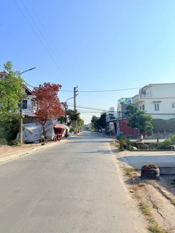 Mặt đường trung nghĩa nam đồ sơn  giá 2,x trm²  trục 7182577