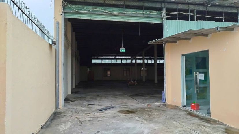 Bán xưởng 1100m2 25x50m ngay ngã tư đường tô ký, thới tam 7184368