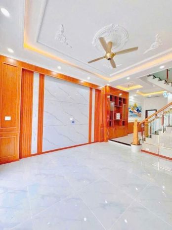 Bán nhà 2 tầng p.biên hòa,shr đường nhựa 2 ô tô,gần cầu 7184732