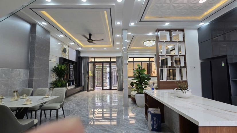 Nhà đẹp hẻm xe hơi huỳnh tấn phát  4pn  sân thượng  ở 7187132