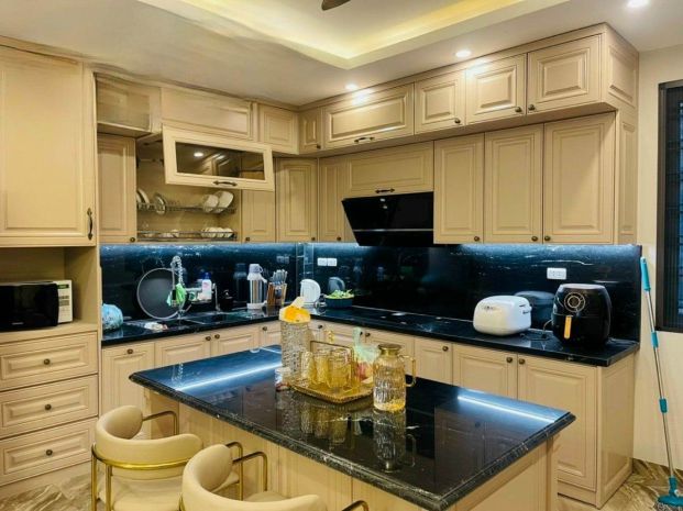 Bán gấp ngọc lâm 60m x 7t thang máy, gara ô tô, full nội 7188236