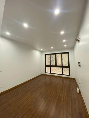 Bán nhà dân xây bát khối  long biên  5 tầng  30m²  ở 7191856