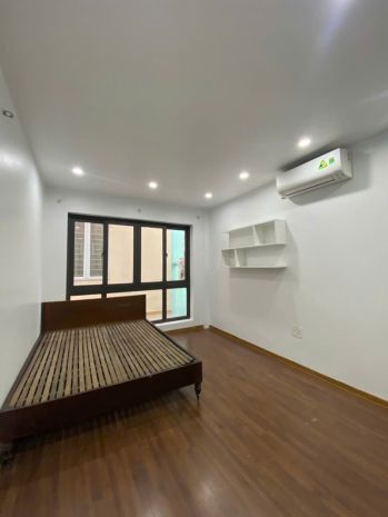 Bán nhà dân xây bát khối  long biên  5 tầng  30m²  ở 7191858