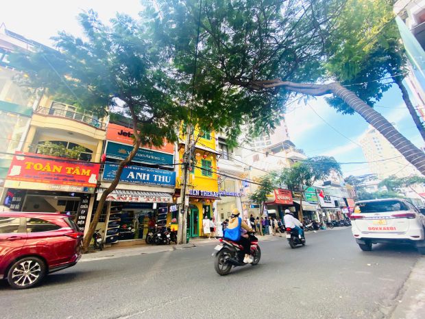 Cho thuê nhà nguyên căn 3 tầng  khu mua sắm sầm uất nha 7197010