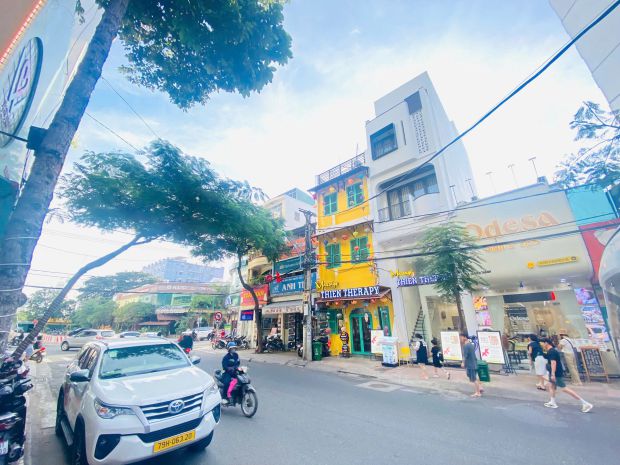 Cho thuê nhà nguyên căn 3 tầng  khu mua sắm sầm uất nha 7197012