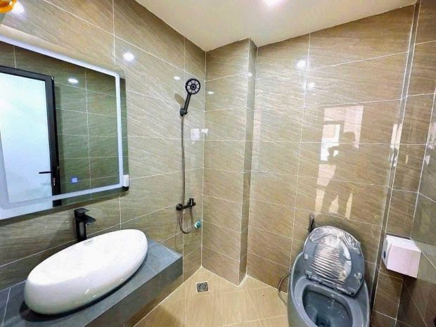 Hoàng quốc việt - lô góc - kinh doanh - ô tô , ngõ thông 7 7202656