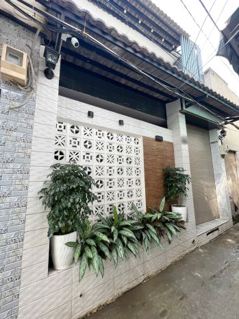 Nhà 2 tầng 6.4x9.8m sát đường phạm thế hiển p7q8. giá: 5 7204135