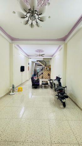 Bán nhà mặt tiền khu tên lửa  đường rộng 10m thông
dtcn 7213233