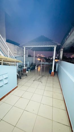 Bán nhà mặt tiền khu tên lửa  đường rộng 10m thông
dtcn 7213235