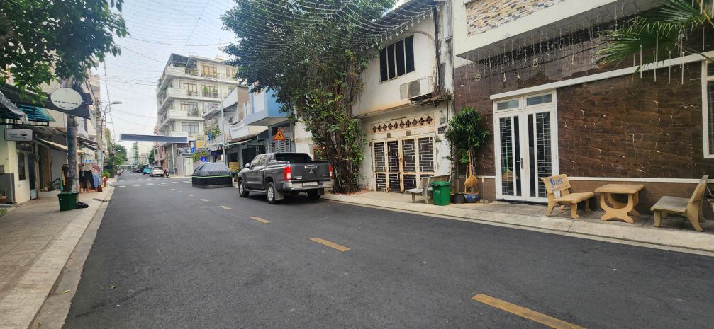 Cho thuê nhà 2 mặt tiền nb độc lập q.tân phú 78m², 5tầng, 7217707