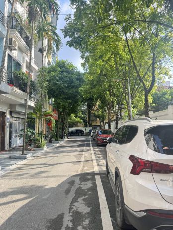 Giá tốt, bán nhà hoàng quốc việt, ngõ rộng gần ô tô, 77m 7222867