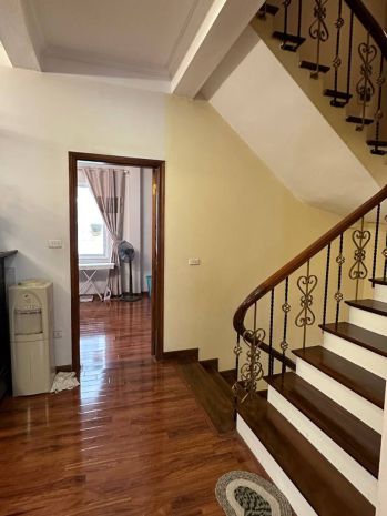 Giá tốt, bán nhà hoàng quốc việt, ngõ rộng gần ô tô, 77m 7222870