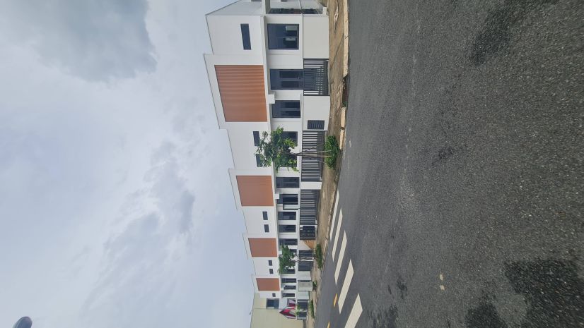 Ở trọ mãi hay có nhà riêng, sở hữu nhà mặt phố chỉ với 439 7225340