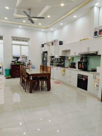 Rẻ 3 tỷ bán nhà mặt tiền mễ cốc, ngang 4m, nở hậu, 140m2, 7230892