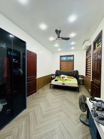 Biệt thự sân vườn dân xây phố ngọc thụy  dt 200m - mt 12m 7231158