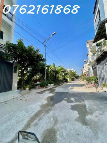 Bán nhà phố long trường tp thủ đức nhỉnh 5 tỷ - 77m, 3 7233482