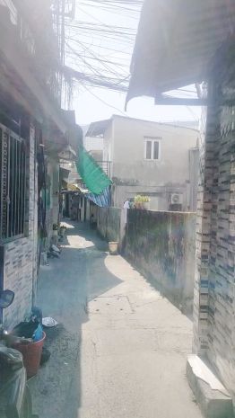 Nhà 2 tầng nở hậu hẻm thẳng cao lỗ p.chánh hưng. giá 3,48 7235045