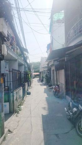 Nhà 2 tầng nở hậu hẻm thẳng cao lỗ p.chánh hưng. giá 3,48 7235046