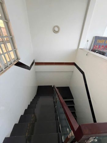 Chdv dòng tiền q12  12 phòng  đường 8m thông lê văn khương 7235248