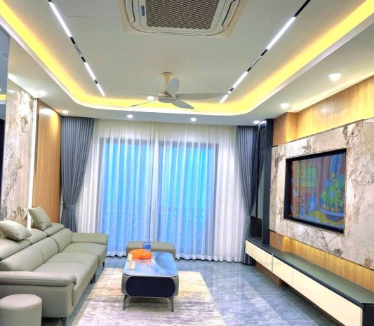 Vip phân lô phùng chí kiên 56m 7t nhỉnh 31 tỷ- thang 7236282