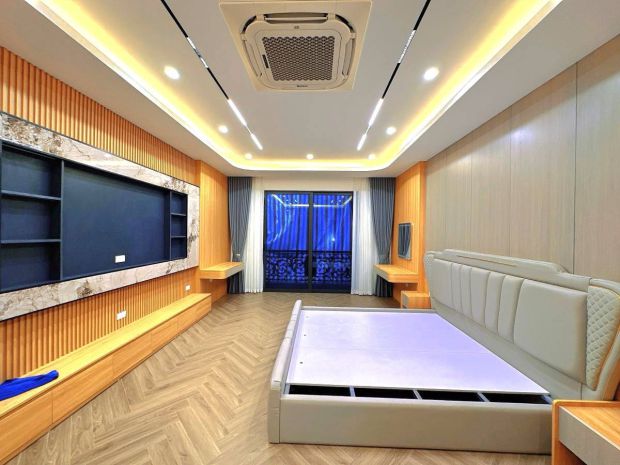 Vip phân lô phùng chí kiên 56m 7t nhỉnh 31 tỷ- thang 7236283