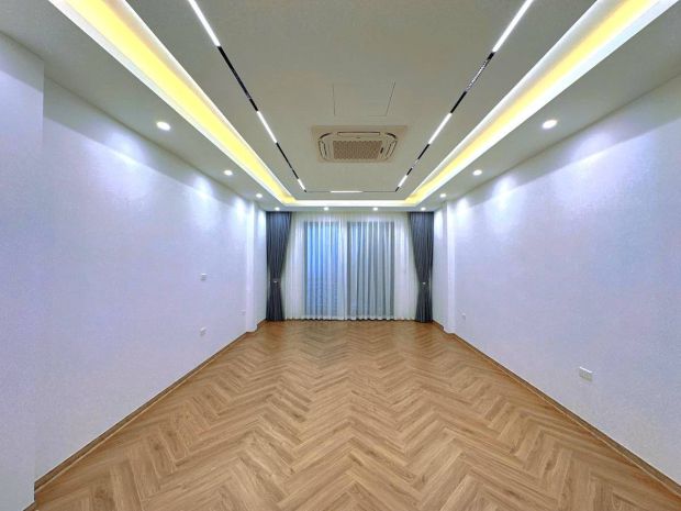 Vip phân lô phùng chí kiên 56m 7t nhỉnh 31 tỷ- thang 7236284